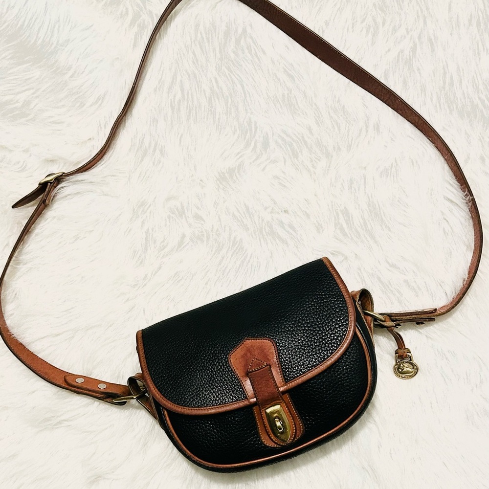 🔥SOLD🔥DOONEY AND BOURKE Vintage All Weather Leather Crossbody Purse - Picture 3 of 16